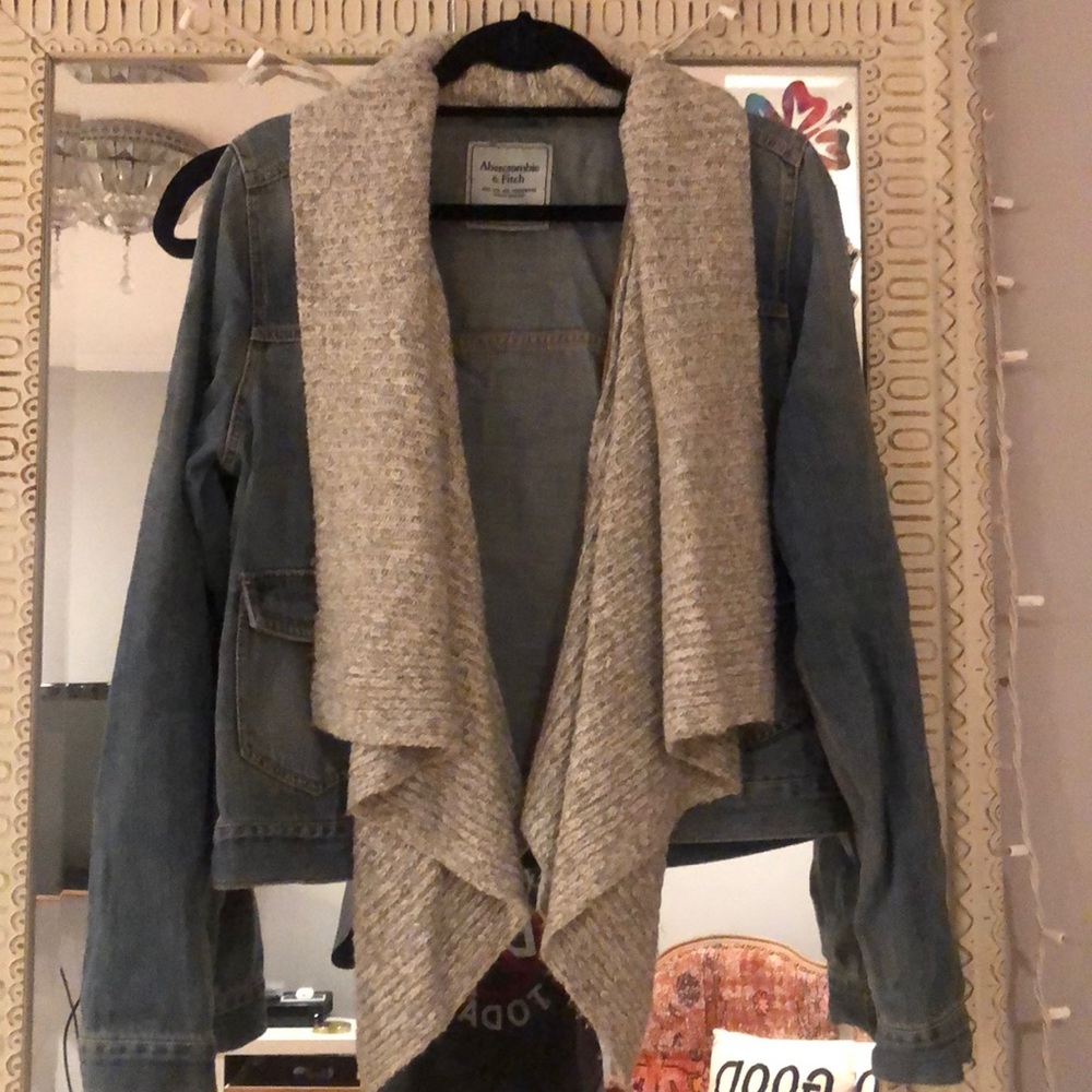 COPY - Abercrombie & Fitch Jean jacket with scarf